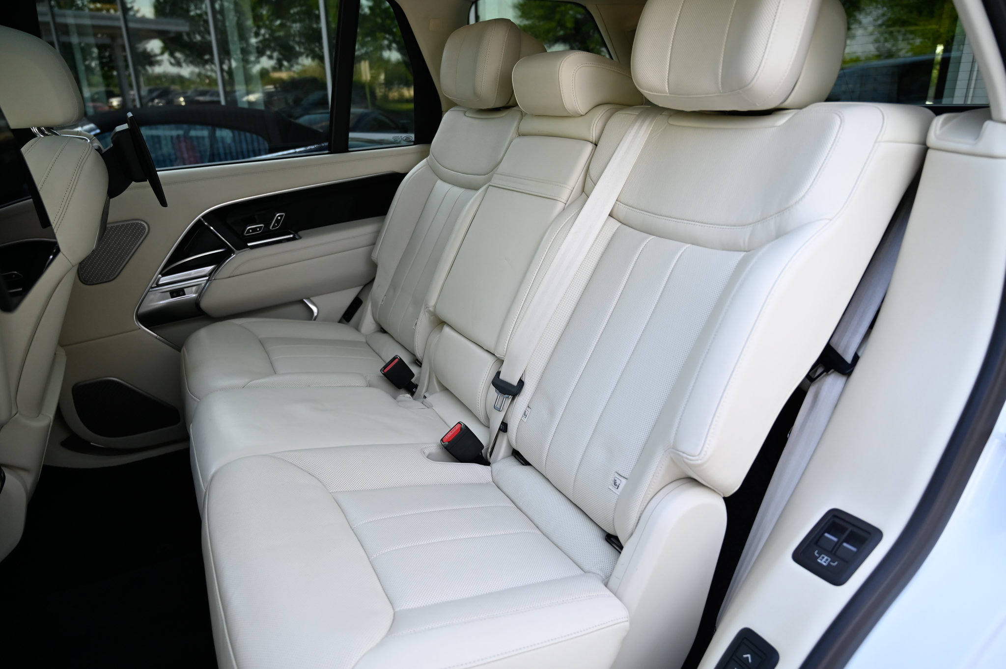 Used 2023 Land Rover Range Rover Long Wheelbase Autobiography AWD/4WD image 39
