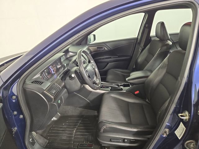 Used 2017 Honda Accord Sport image 11
