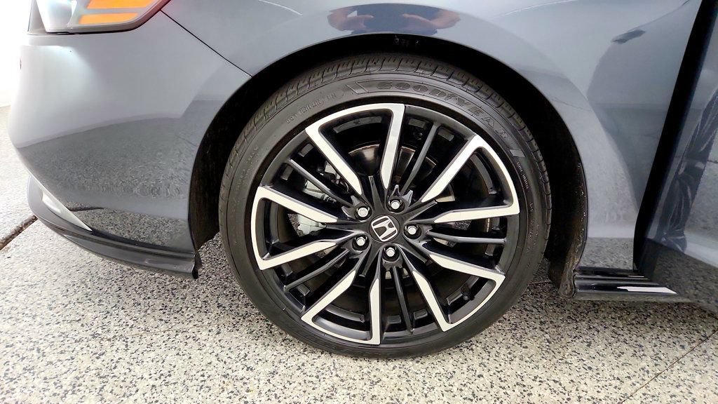 Used 2026 Honda Accord Touring image 9