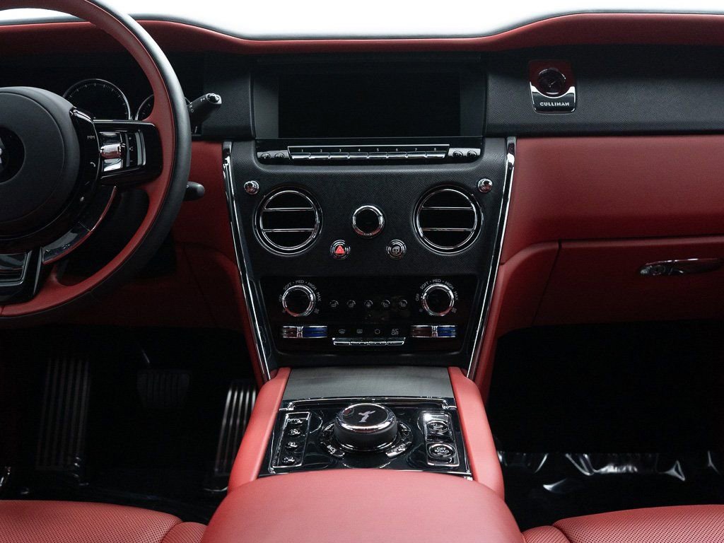 Certified 2024 Rolls-Royce Cullinan image 37