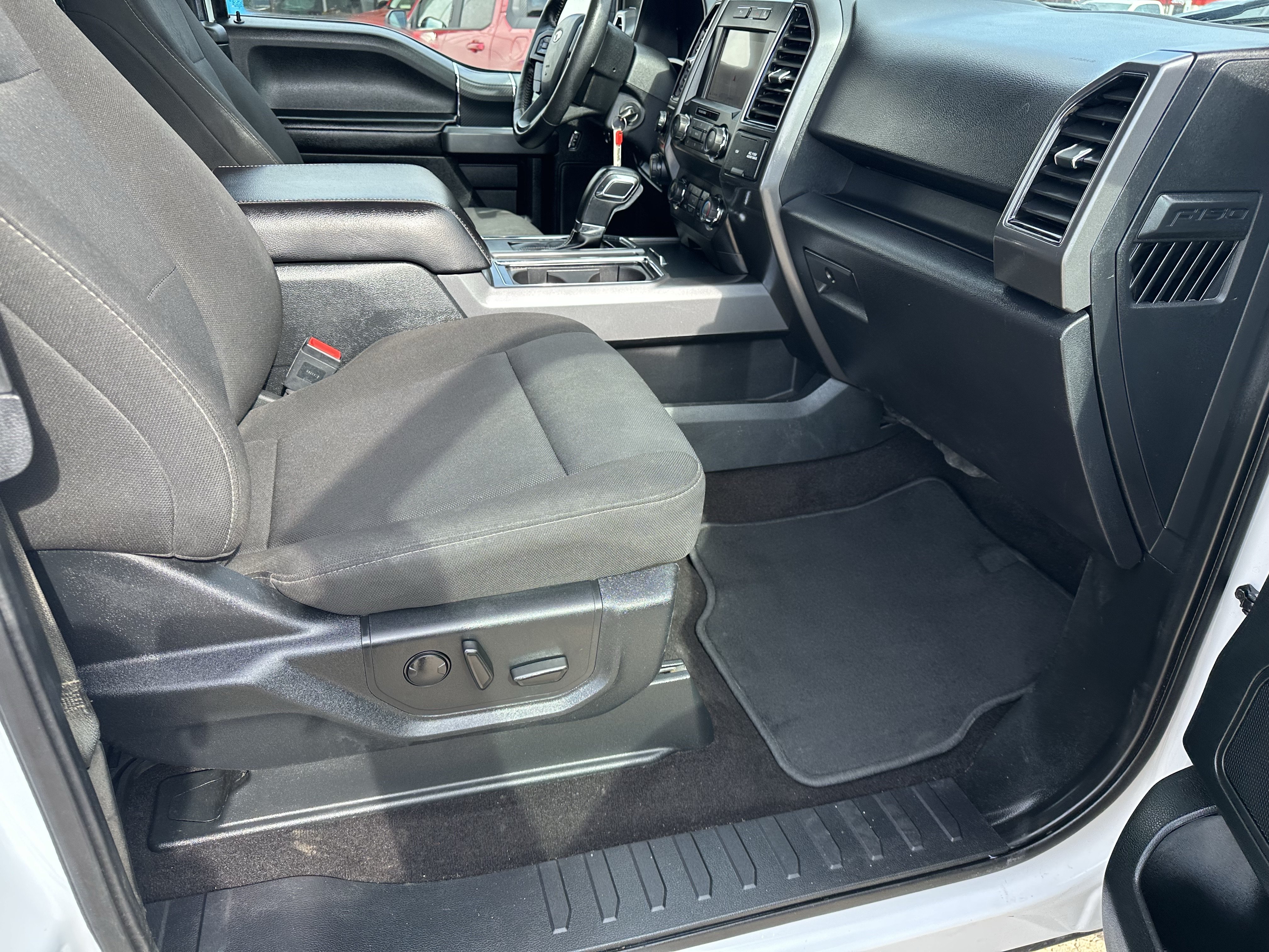 Used 2019 Ford F150 XLT w/ Equipment Group 302A Luxury AWD/4WD image 8