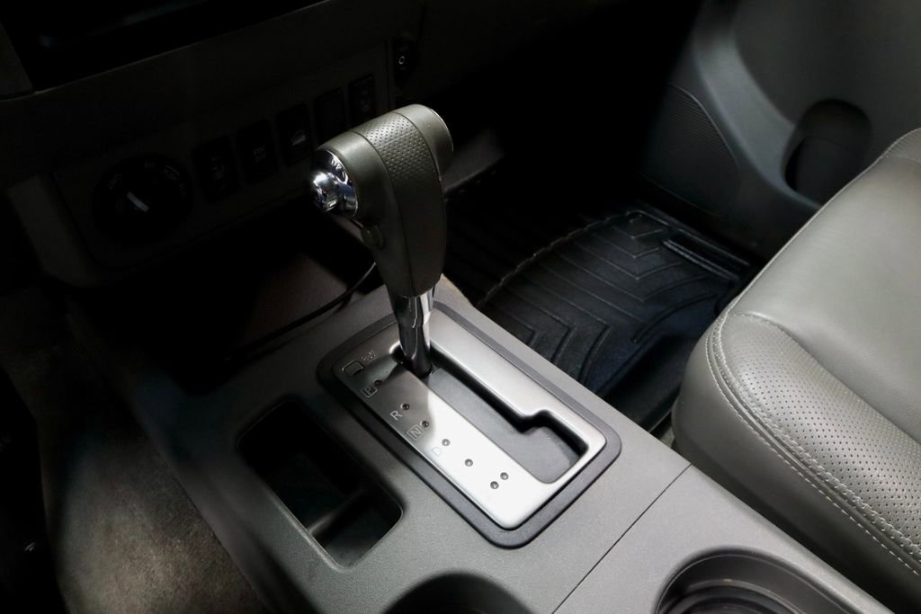 Used 2011 Nissan Frontier SL image 35