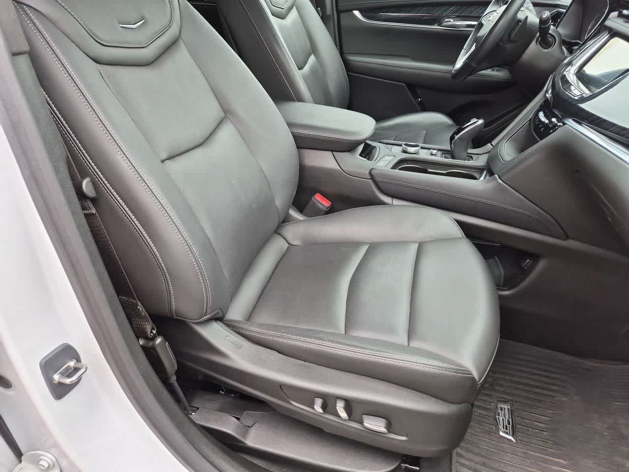 Used 2024 Cadillac XT6 Premium Luxury AWD/4WD image 23