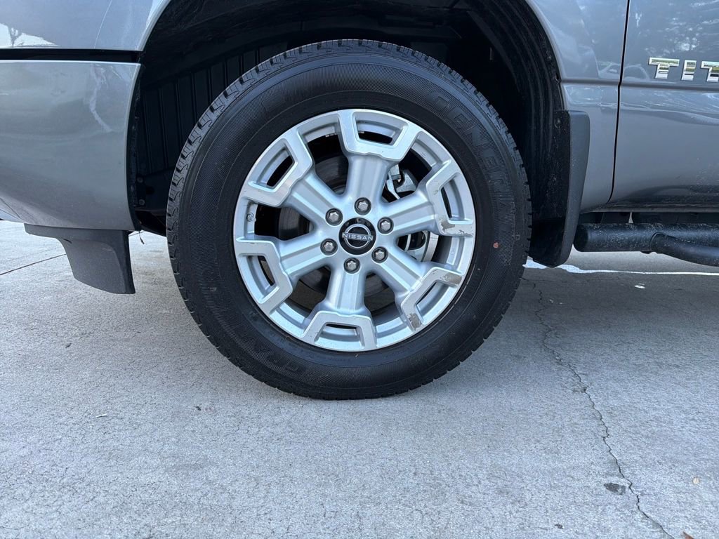 Used 2024 Nissan Titan SV w/ SV Convenience Package image 38