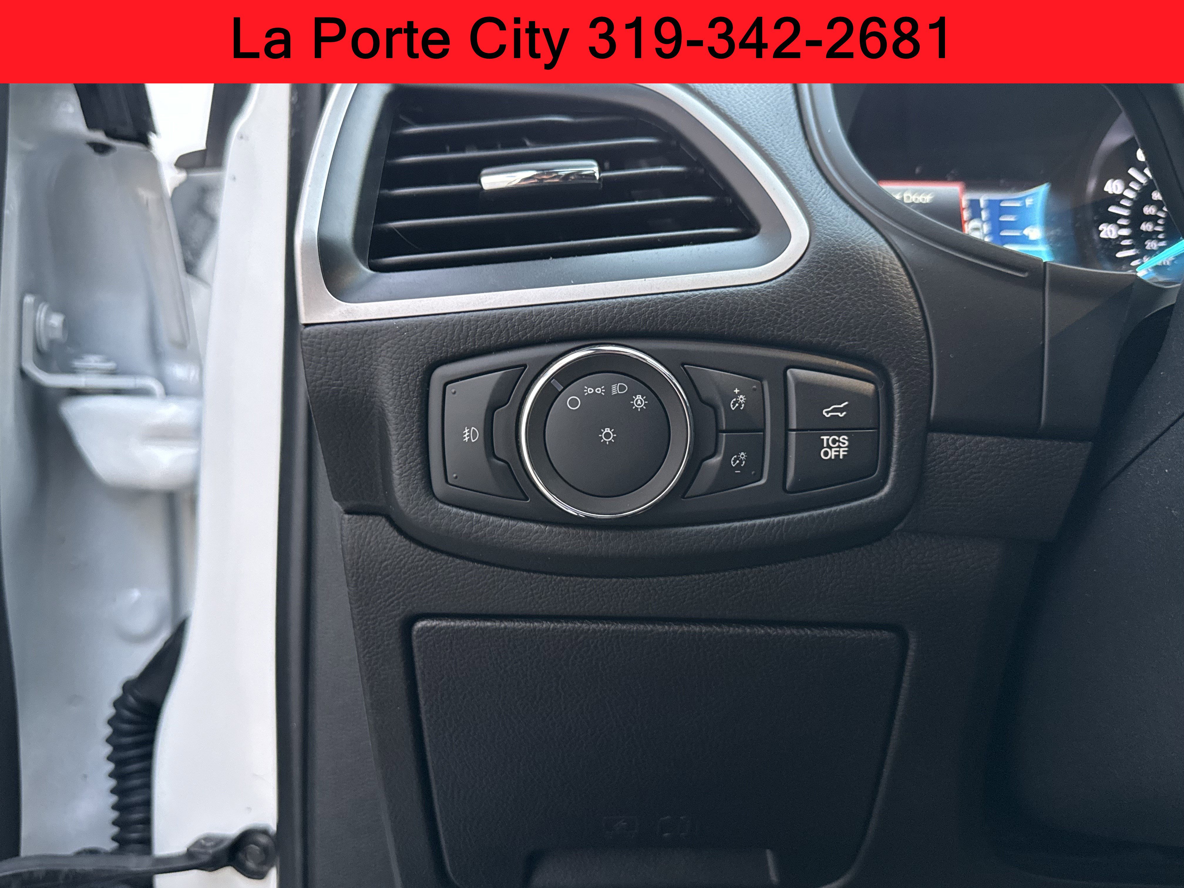 Used 2022 Ford Edge ST-Line w/ Class II Trailer Tow Package image 11