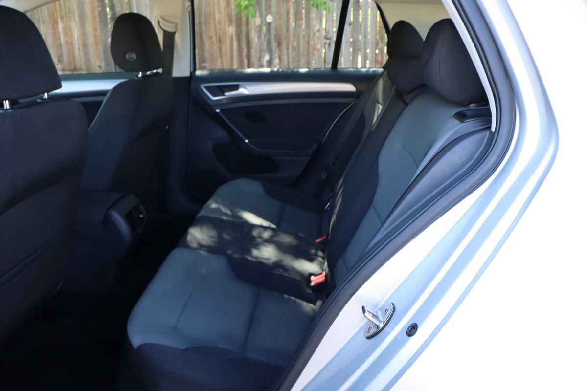 Used 2015 Volkswagen e-Golf Limited Edition FWD image 20