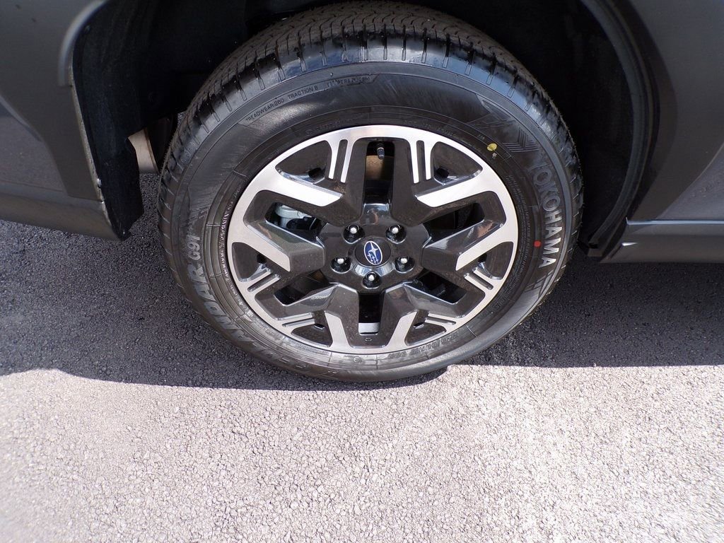 Certified 2025 Subaru Forester Premium image 7