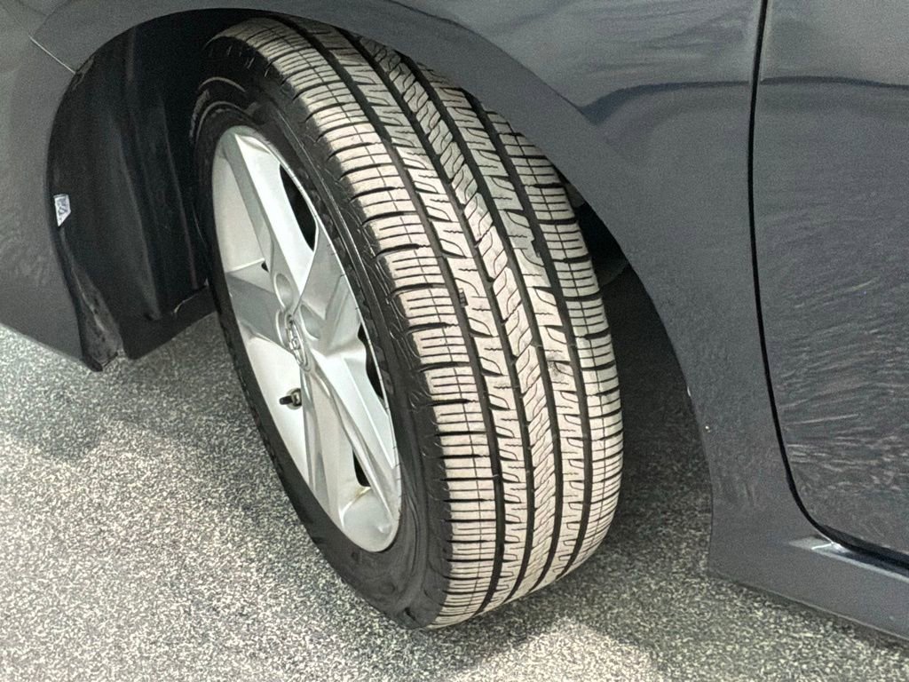 Used 2014 Toyota Camry SE image 31