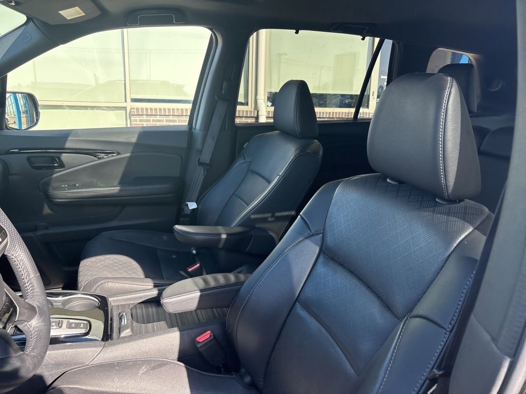 Used 2023 Honda Passport Elite image 12