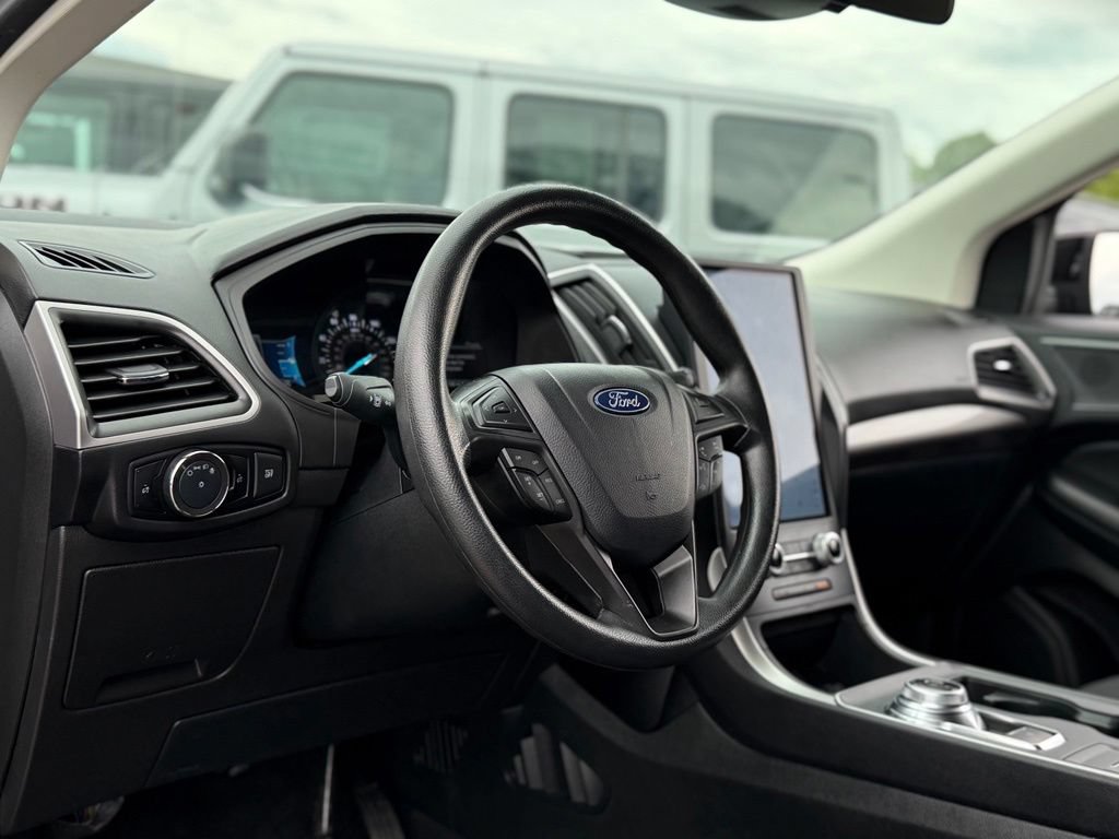 Certified 2024 Ford Edge SE w/ Black Appearance Package AWD/4WD image 12