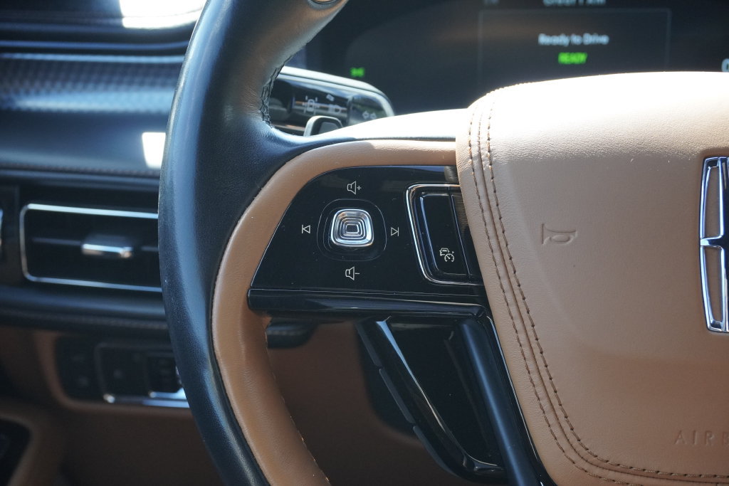 Used 2020 Lincoln Aviator Black Label Grand Touring w/ Class IV Trailer Tow Package AWD/4WD image 12