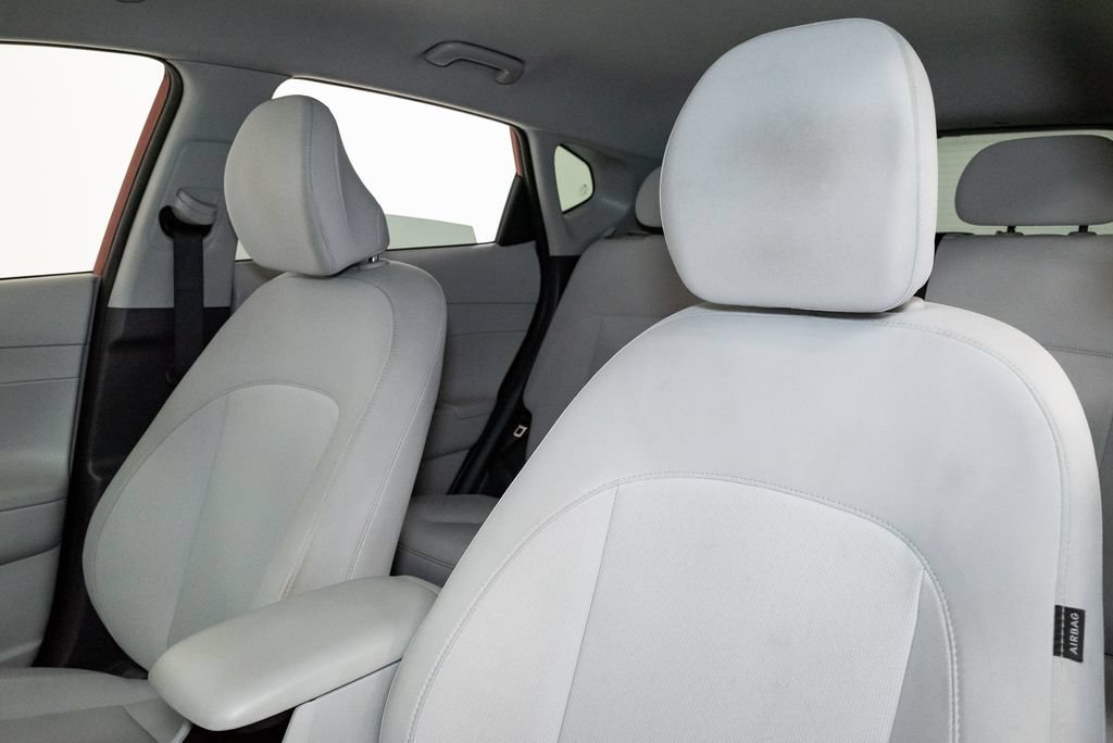 Used 2025 Hyundai Kona SEL FWD image 11