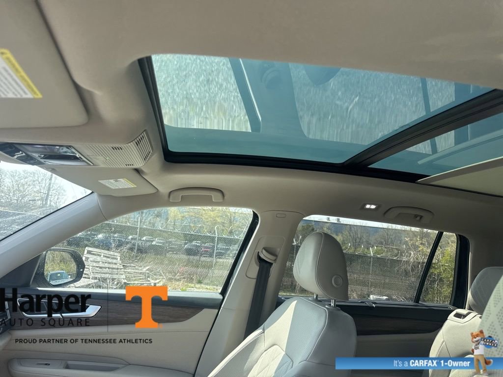 Used 2025 Volkswagen Atlas SEL Premium R-Line image 15