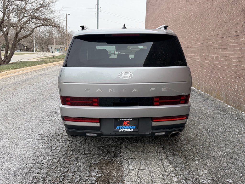 Used 2024 Hyundai Santa Fe Limited image 4
