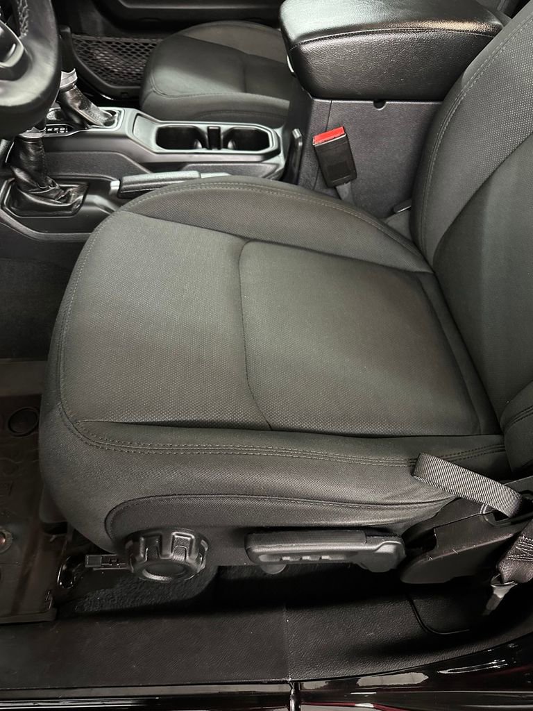 Used 2022 Jeep Wrangler Unlimited Sport image 13