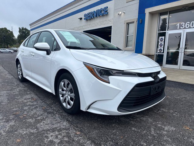Used 2025 Toyota Corolla LE FWD image 15
