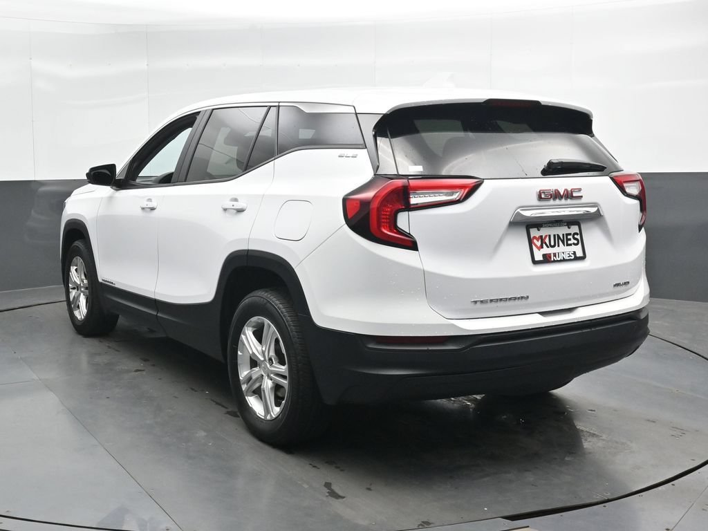 Used 2024 GMC Terrain SLE AWD/4WD image 9
