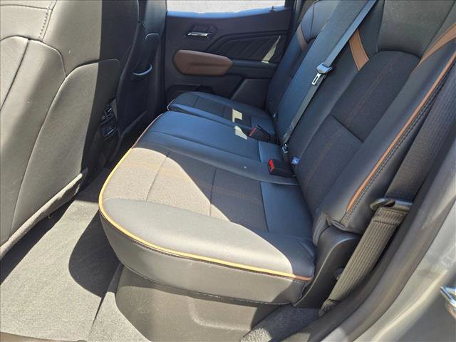 Used 2024 GMC Canyon AT4 w/ Technology Package AWD/4WD image 18