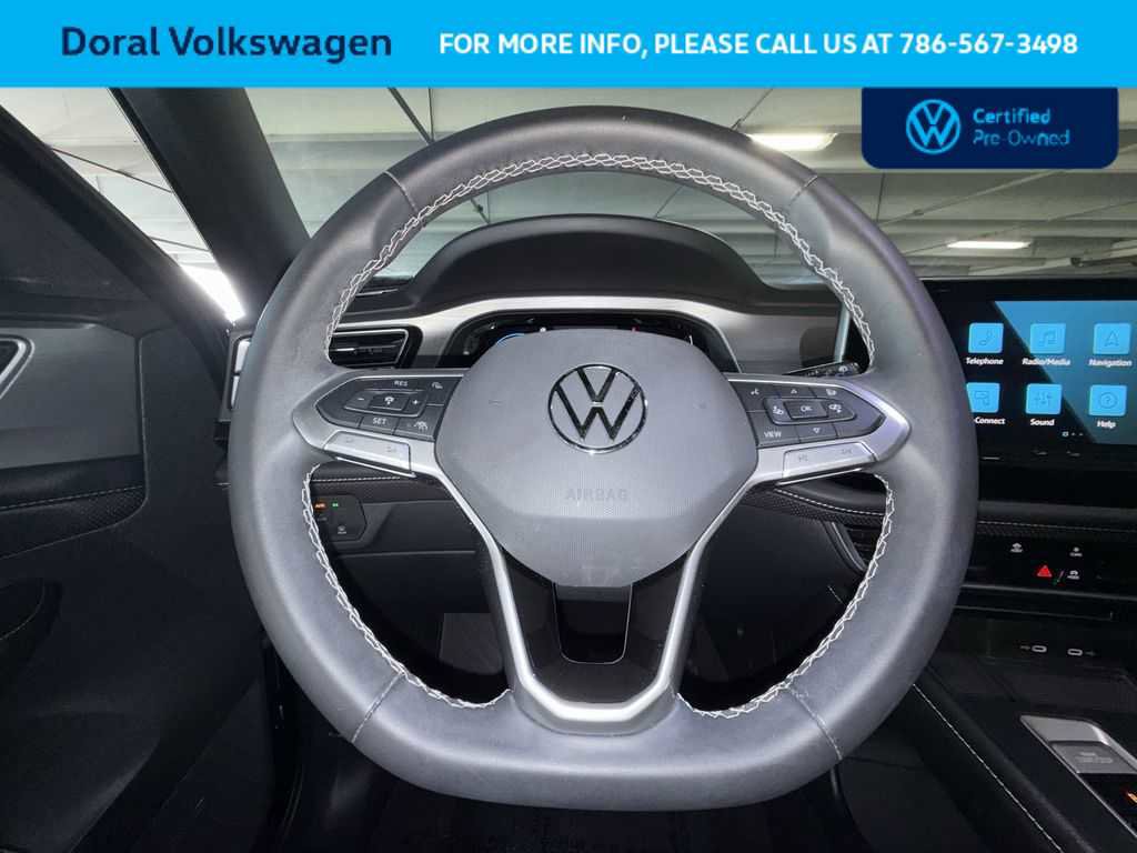 Certified 2024 Volkswagen Atlas Cross Sport SE FWD image 15