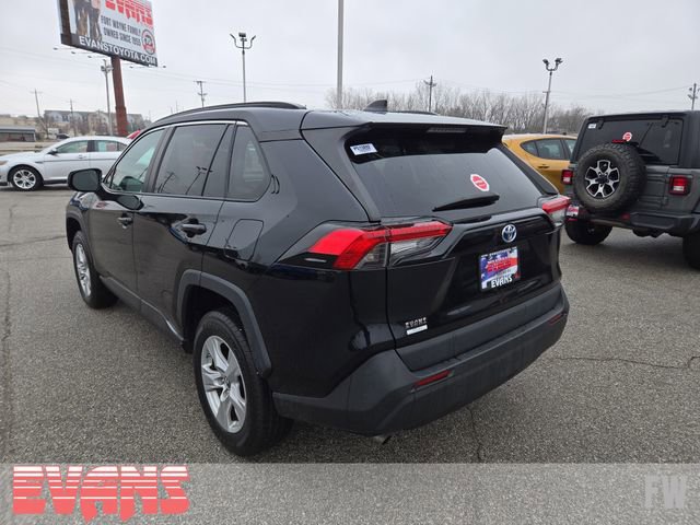 Used 2021 Toyota RAV4 LE image 22