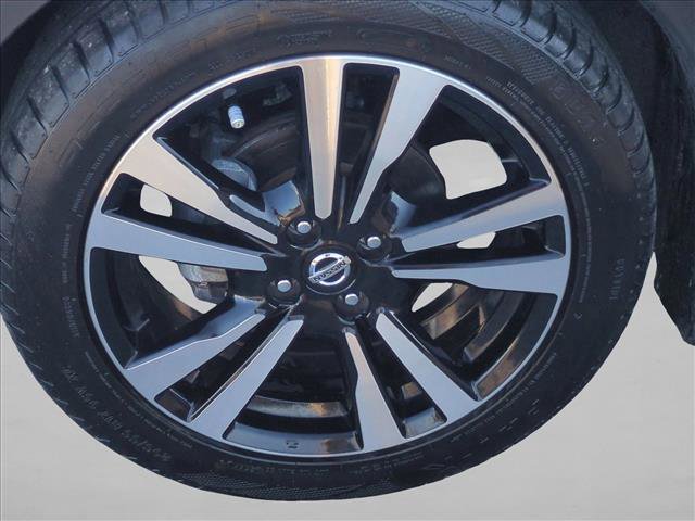 Used 2020 Nissan Kicks SR image 22