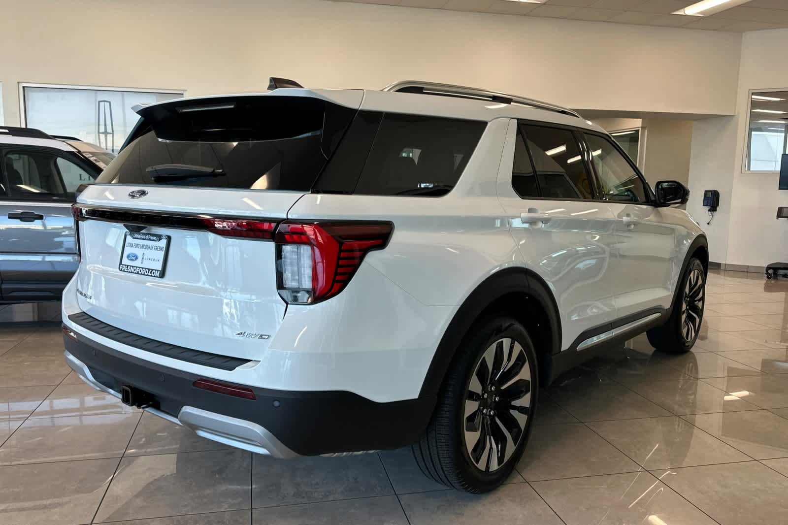 New 2026 Ford Explorer Platinum w/ LUX Leather Package AWD/4WD image 2
