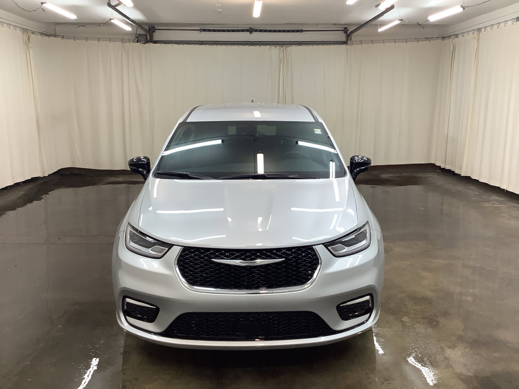 New 2026 Chrysler Pacifica Select FWD image 3