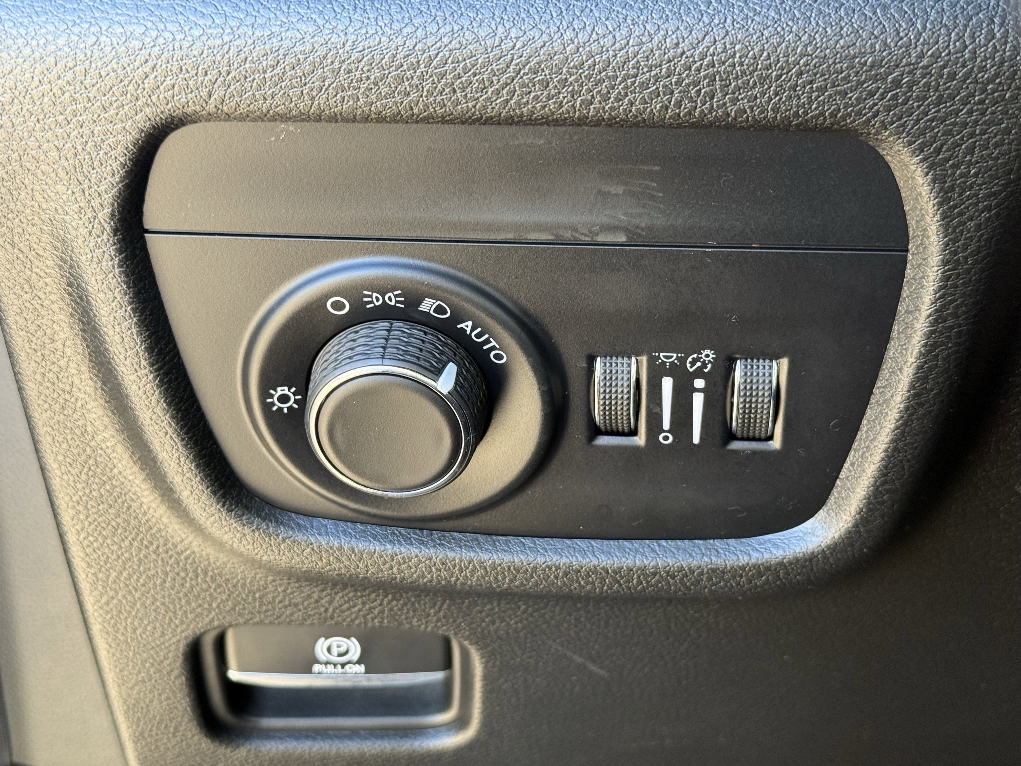 Used 2023 Jeep Grand Cherokee Altitude image 25