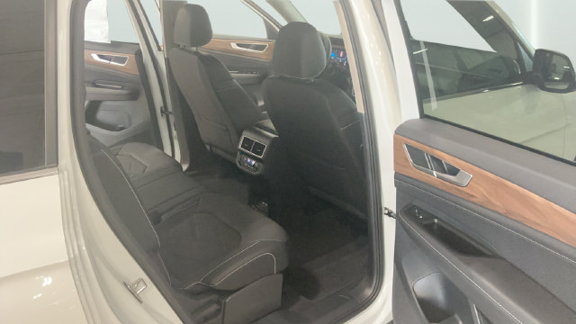 Certified 2026 Volkswagen Atlas SE AWD/4WD image 16