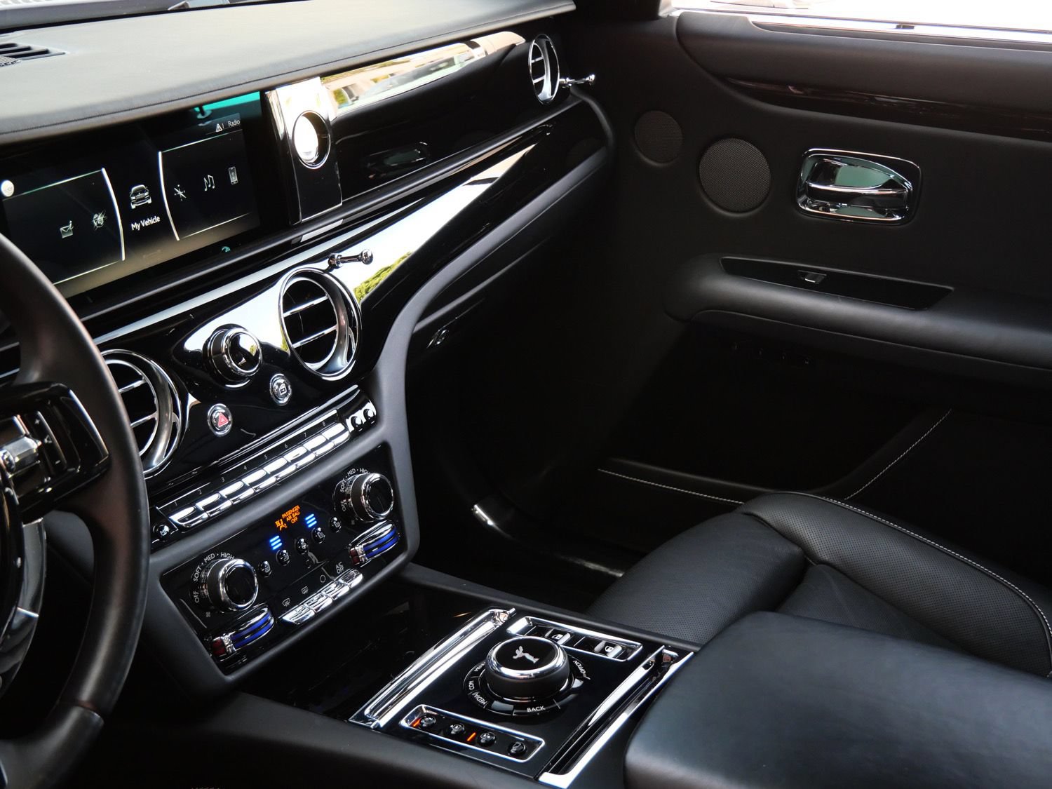 Used 2022 Rolls-Royce Ghost AWD/4WD image 24