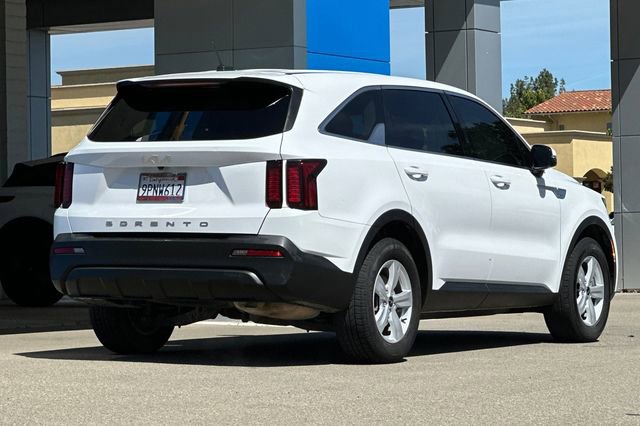 Used 2022 Kia Sorento LX FWD image 5