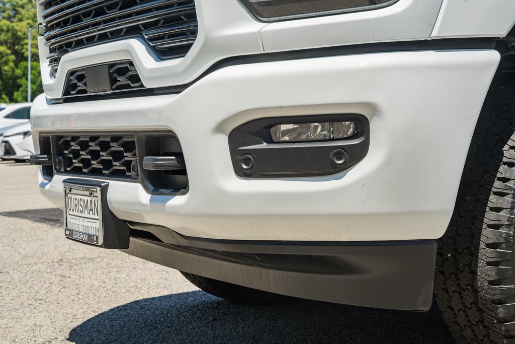 New 2026 RAM 2500 Laramie AWD/4WD image 15
