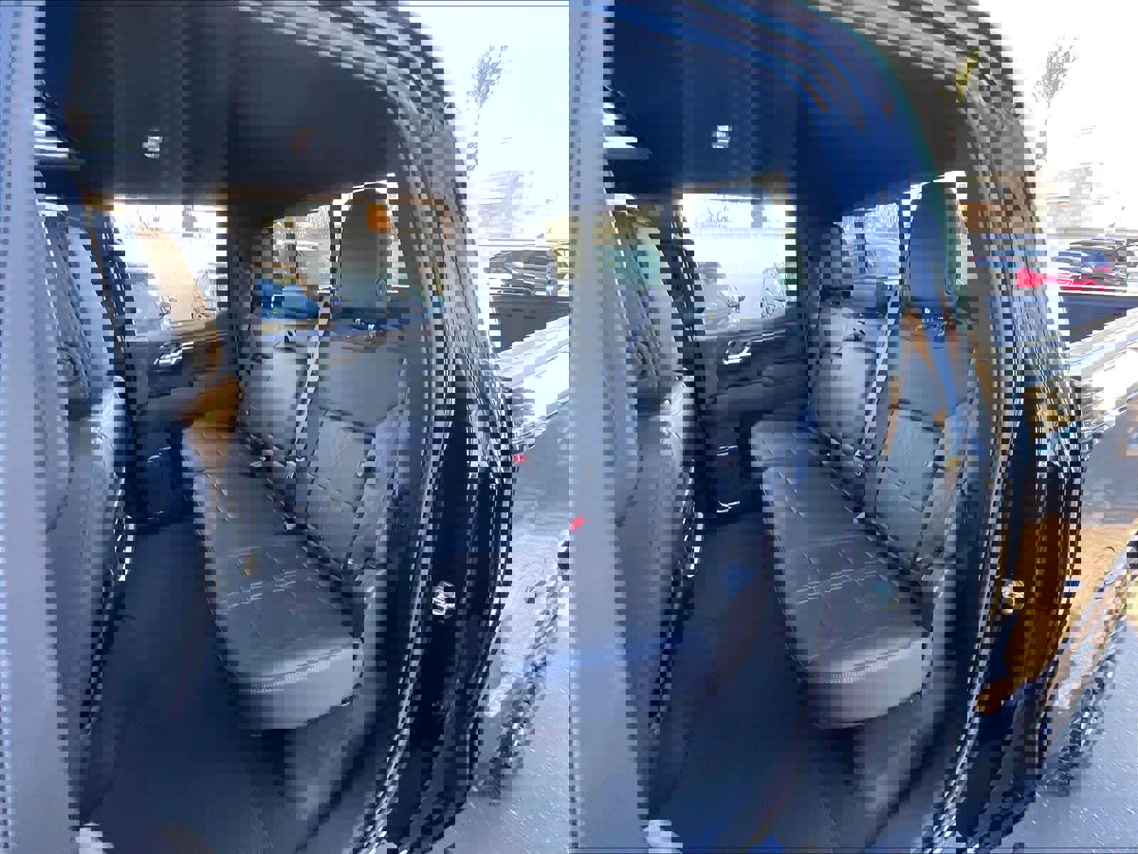 Used 2024 Chevrolet Silverado 1500 High Country w/ Midnight Edition image 28