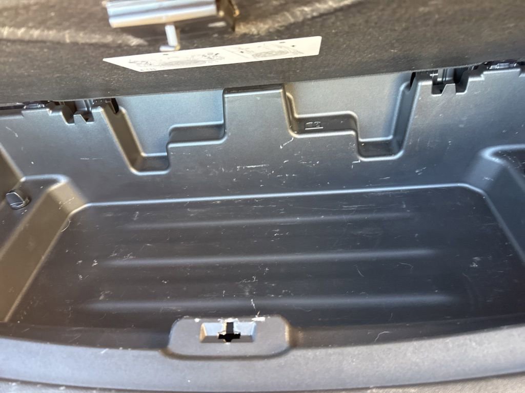 Used 2021 Buick Enclave Essence image 25