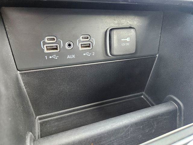 Used 2023 Jeep Grand Cherokee Laredo AWD/4WD image 28