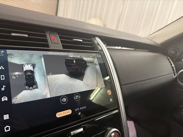 Used 2024 Land Rover Discovery S AWD/4WD image 33