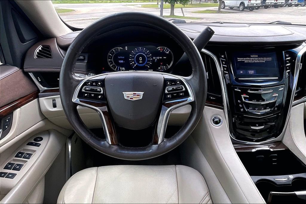Used 2016 Cadillac Escalade Premium AWD/4WD image 4