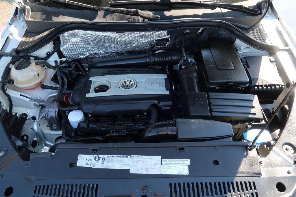 Used 2012 Volkswagen Tiguan SE AWD/4WD image 12
