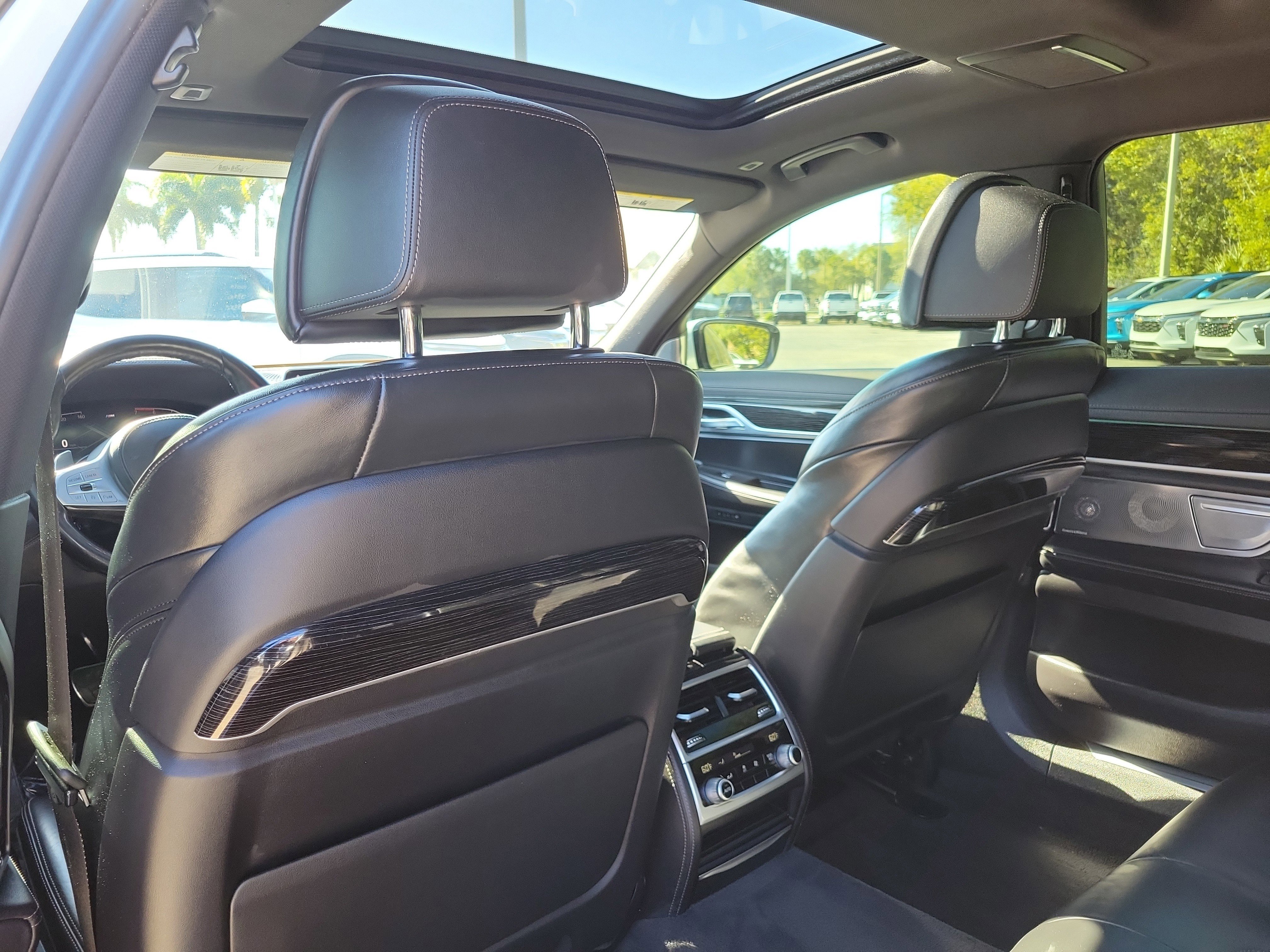 Used 2021 BMW 750i xDrive w/ M Sport Package image 16