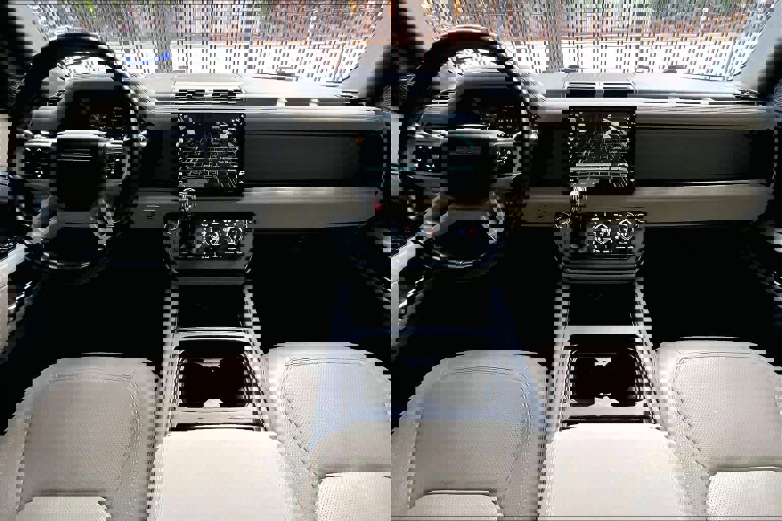 Used 2022 Land Rover Defender 110 SE image 16