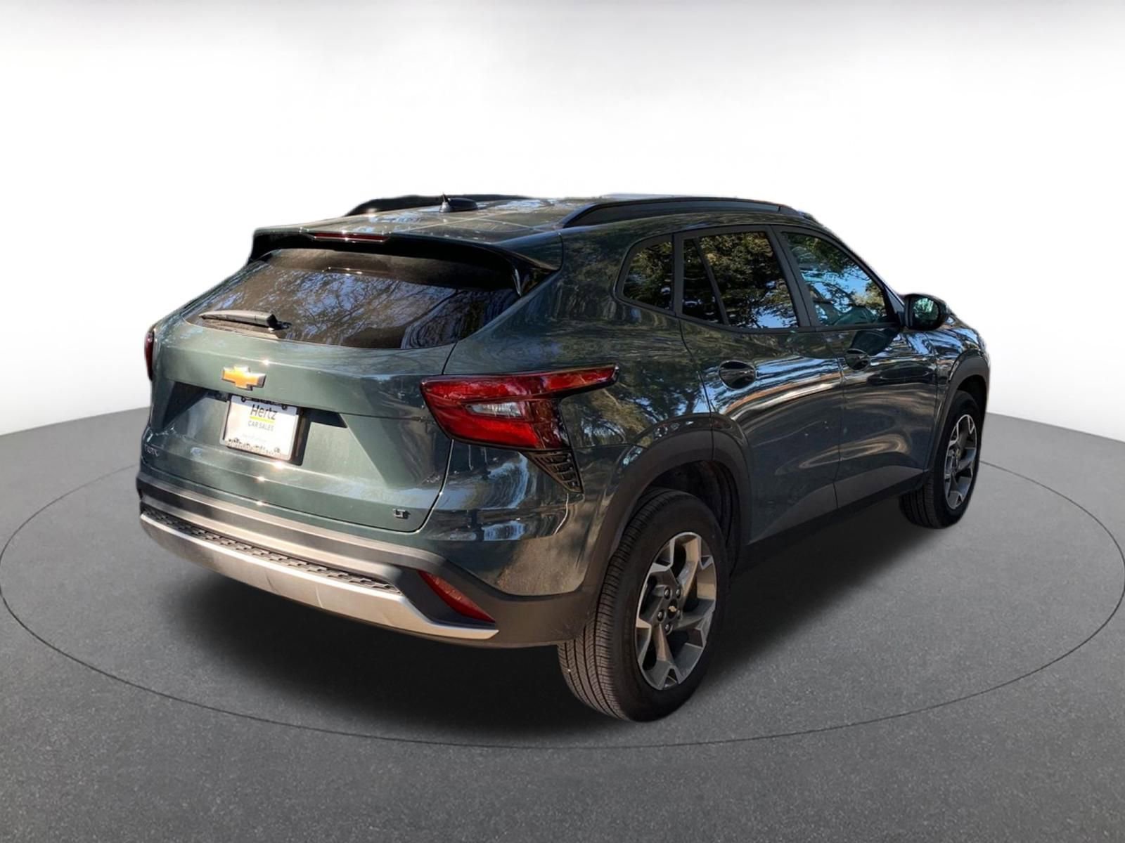 Used 2025 Chevrolet Trax LT image 7