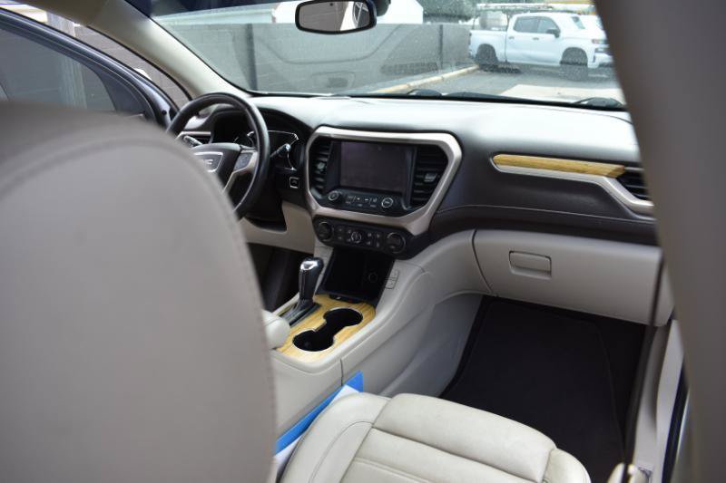 Used 2017 GMC Acadia Denali w/ Technology Package FWD image 19