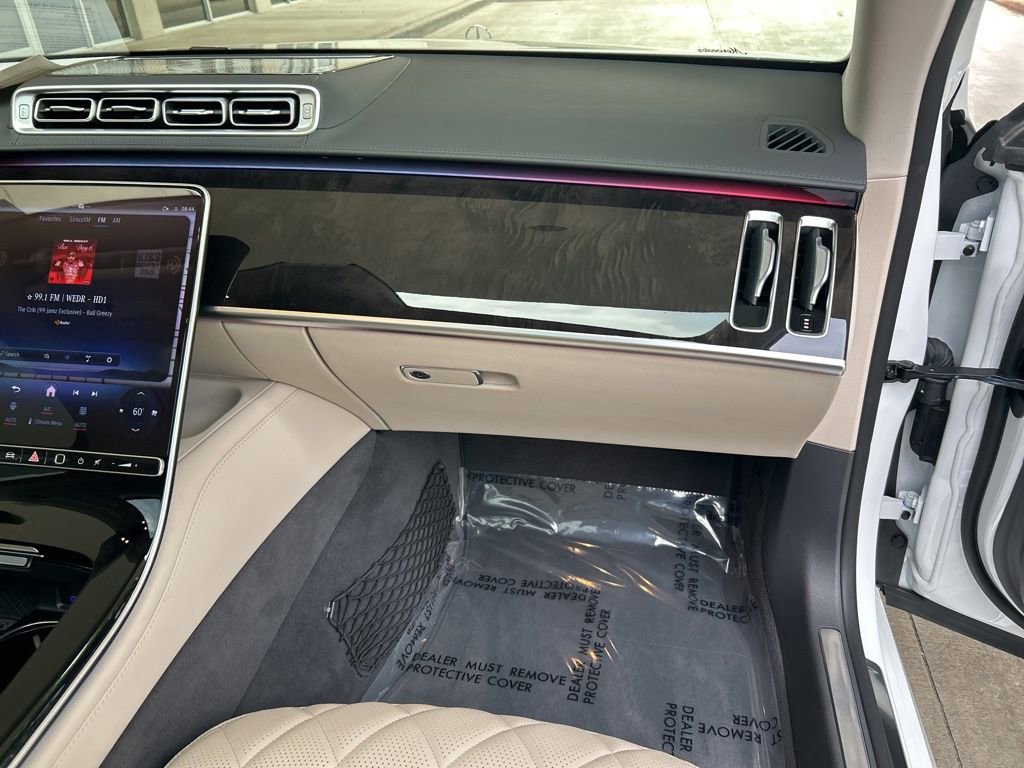 Used 2024 Mercedes-Benz S 580e 4MATIC Sedan w/ AMG Line image 25
