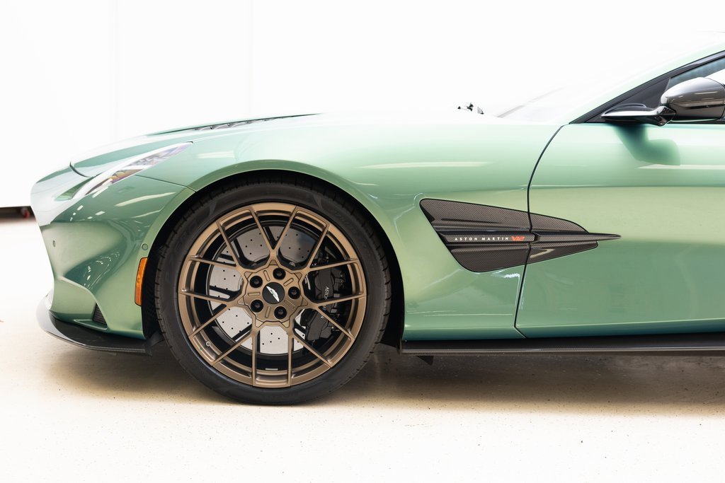 Used 2025 Aston Martin Vanquish image 45