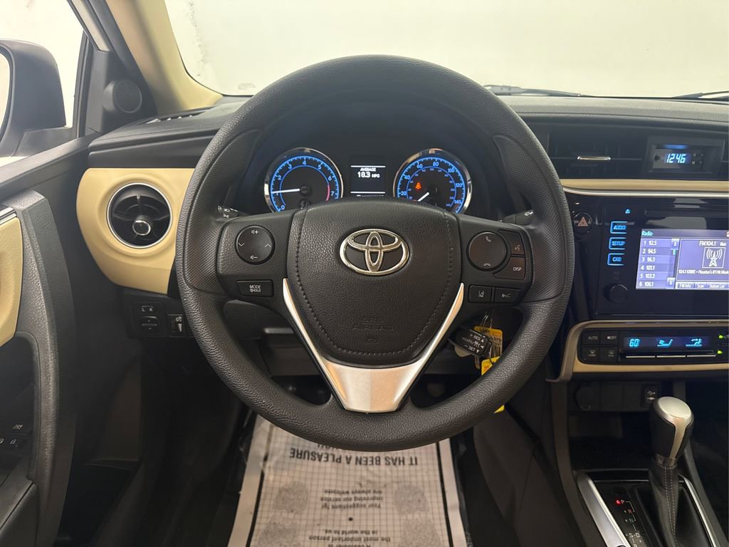 Used 2017 Toyota Corolla LE FWD image 33