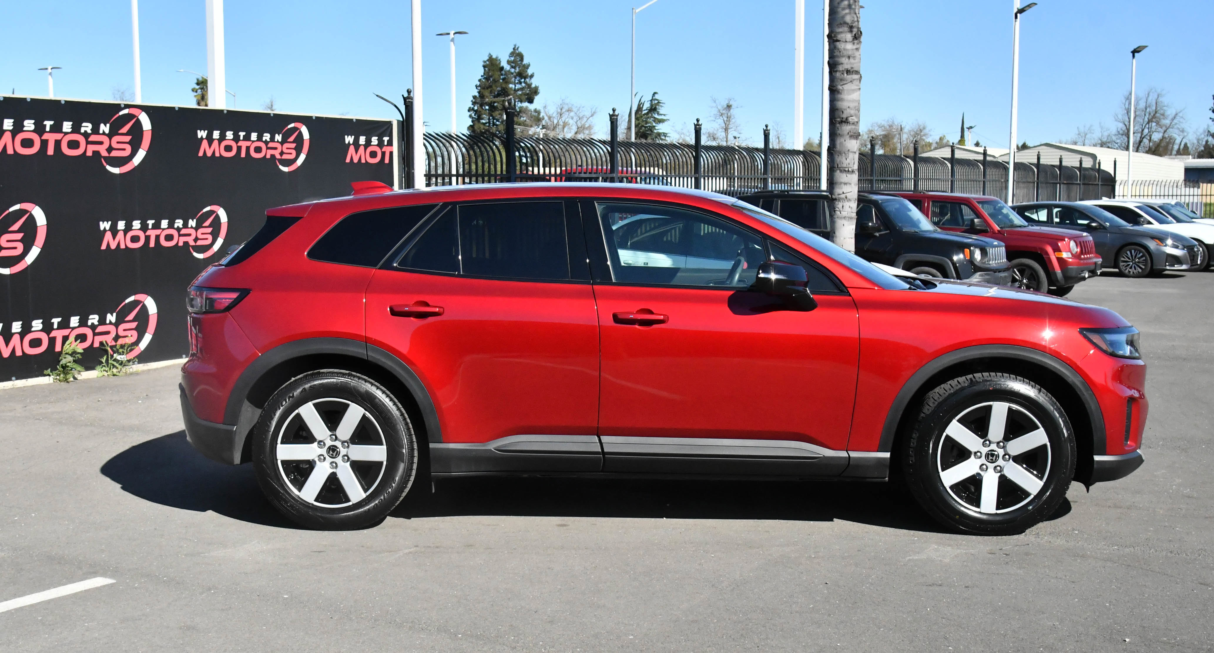 Used 2024 Honda Prologue EX image 9