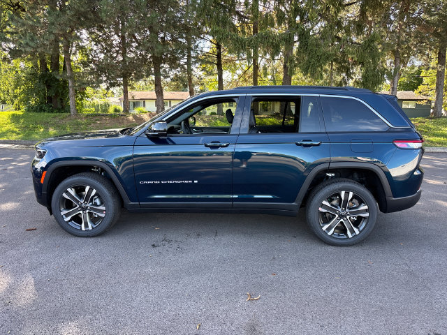 New 2027 Jeep Grand Cherokee Limited w/ Technology Group II AWD/4WD image 7