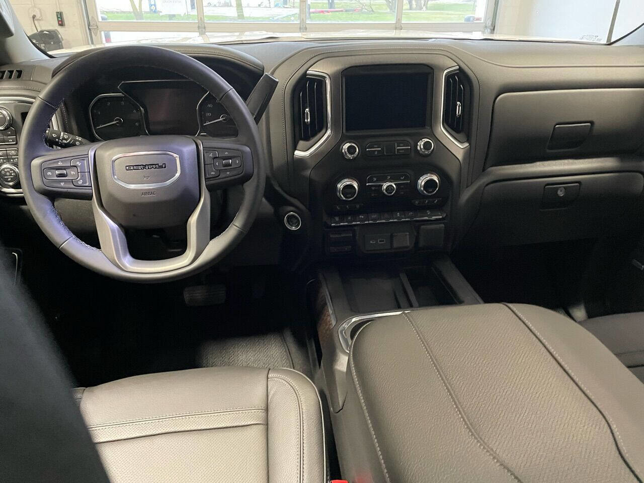 Used 2023 GMC Sierra 2500 Denali image 15