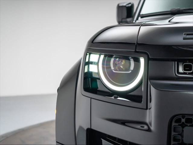 New 2026 Land Rover Defender 110 OCTA AWD/4WD image 9