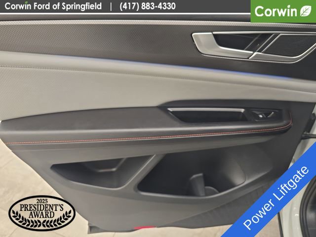 Used 2024 Volkswagen Atlas Peak Edition SE AWD/4WD image 19